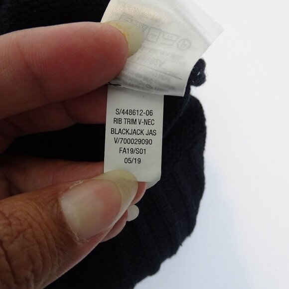 Old Navy Black Ribbed Trim V-Neck Sweater Women Size M Long Sleeve Side Slit - Picture 6 of 9